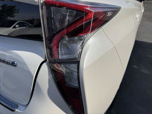 Used 2018 Toyota Prius Two w/ Prius Two Safety Plus Package FWD image 19