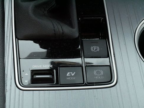 Certified 2026 Toyota Sienna LE FWD image 29