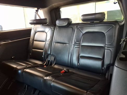 Used 2021 Lincoln Navigator L Reserve RWD image 16