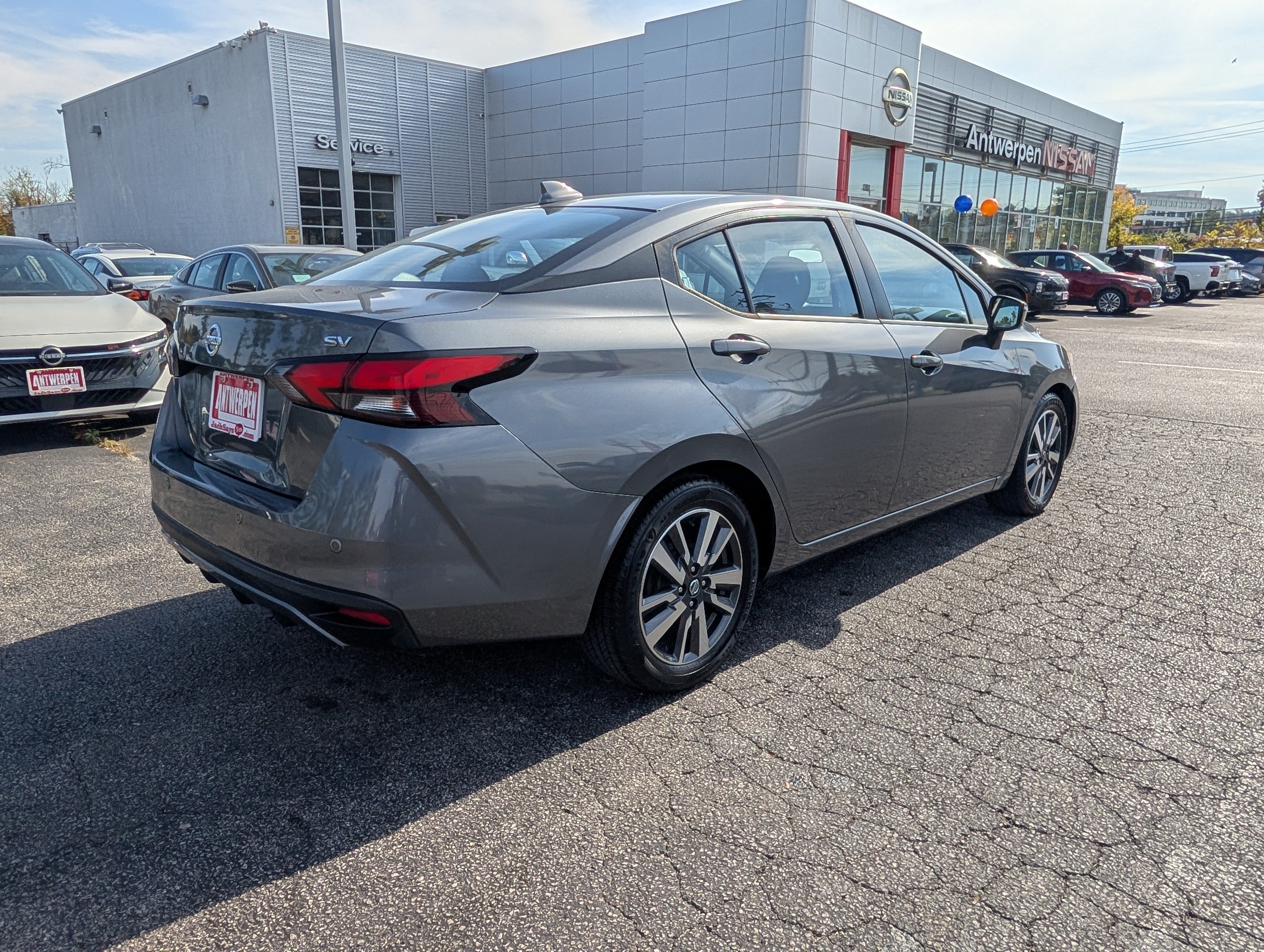 Used 2020 Nissan Versa SV FWD image 3