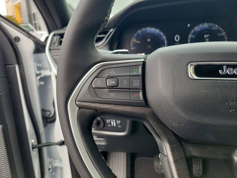 New 2026 Jeep Grand Cherokee L 2WD image 12
