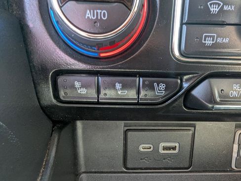 Used 2022 Chevrolet Tahoe Premier AWD/4WD image 22
