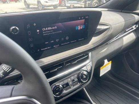 New 2026 Buick Envista Sport Touring w/ Convenience I Package FWD image 19