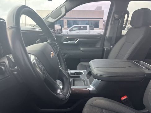 Used 2023 Chevrolet Silverado 1500 LT w/ Z71 Off-Road Package image 30