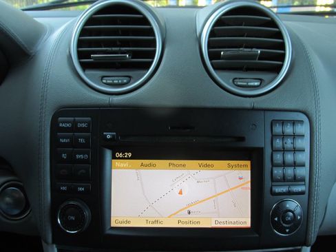 Used 2011 Mercedes-Benz GL 450 4MATIC image 31