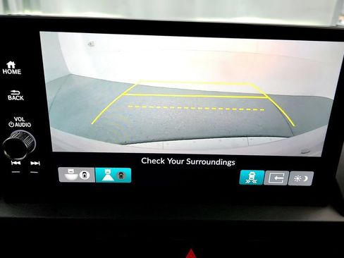 Used 2025 Honda Pilot TrailSport image 33