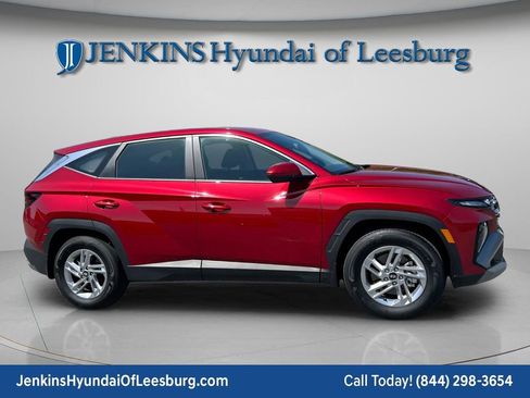 New 2026 Hyundai Tucson SE image 2