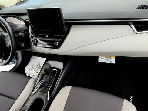 Used 2023 Toyota Corolla LE w/ Carpet Mat Package (TMS) image 32