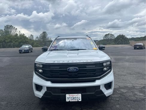 Used 2025 Ford Expedition Max Active image 2