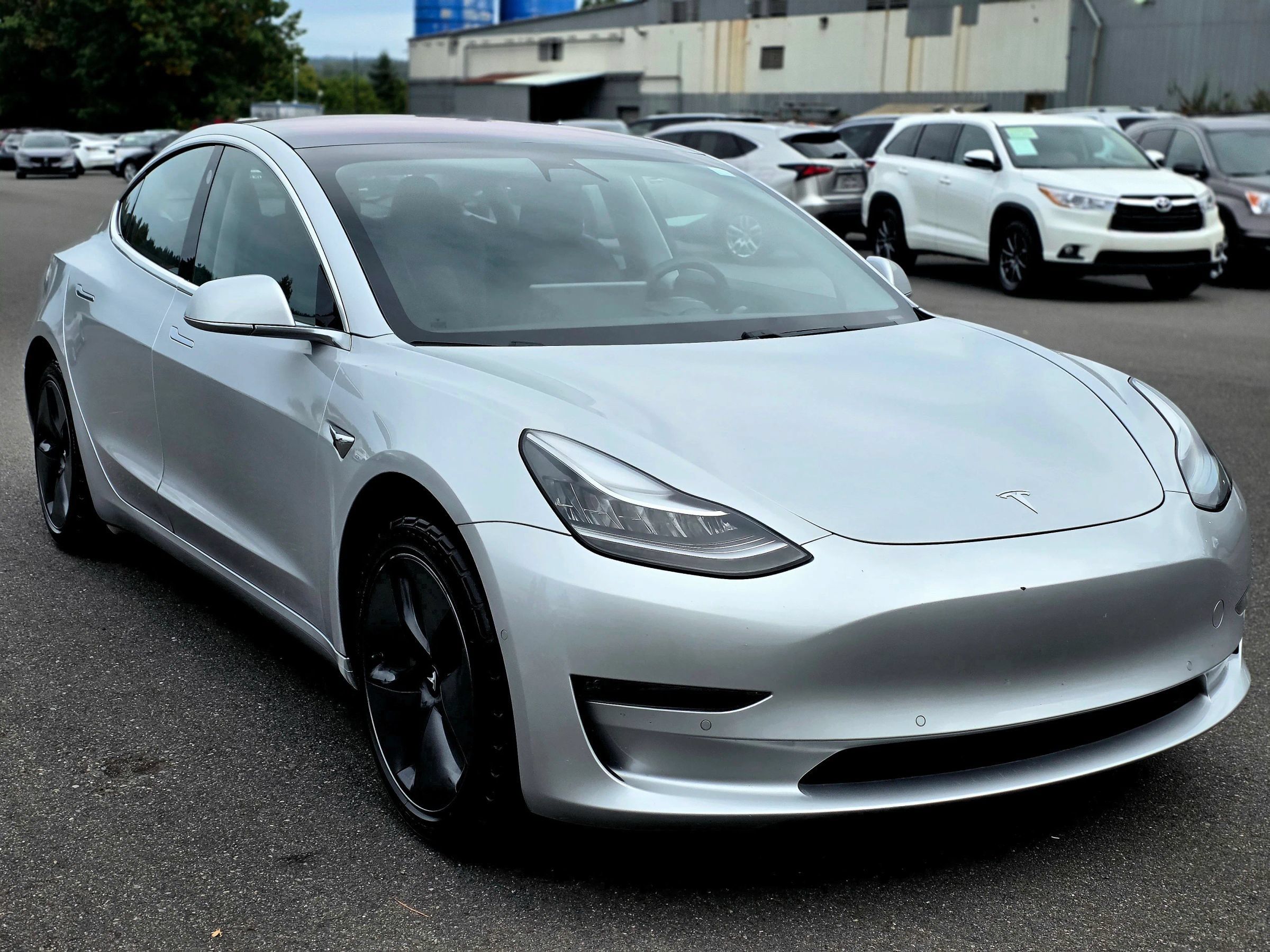 Used 2018 Tesla Model 3 Long Range RWD image 1