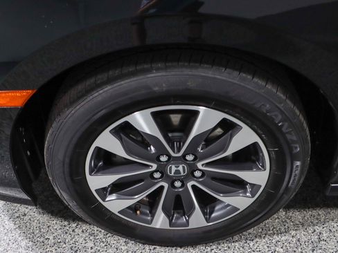 Used 2024 Honda Odyssey EX-L image 11