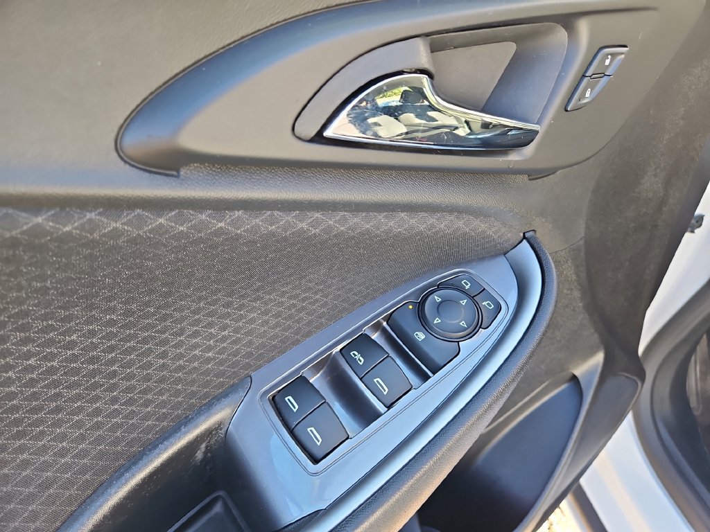 Used 2024 Chevrolet Malibu LT FWD image 24