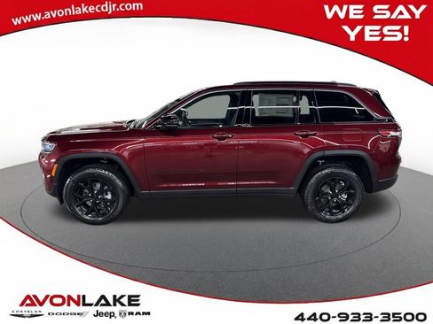 New 2026 Jeep Grand Cherokee Laredo image 2