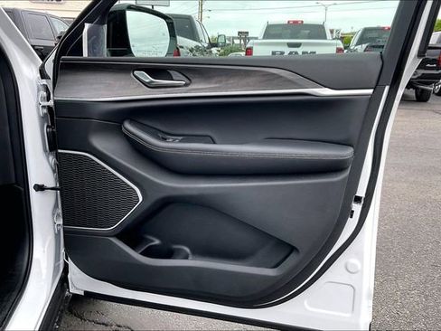 New 2026 Jeep Grand Cherokee Limited AWD/4WD image 31