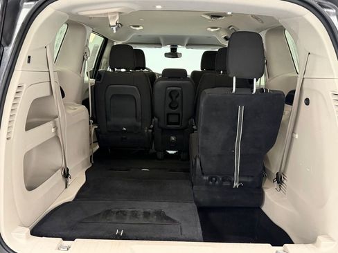 Used 2017 Chrysler Pacifica Touring image 25