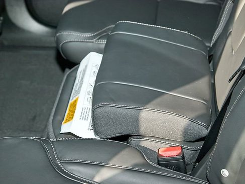 New 2026 Volvo XC90 B5 Ultra w/ Protection Package image 21