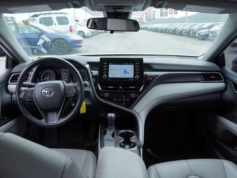 Used 2023 Toyota Camry SE image 19
