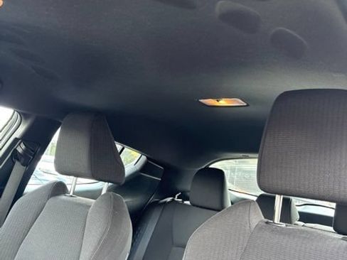 Used 2018 Toyota C-HR XLE FWD image 5