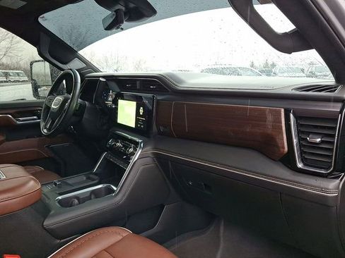 Certified 2024 GMC Sierra 2500 Denali Ultimate image 29