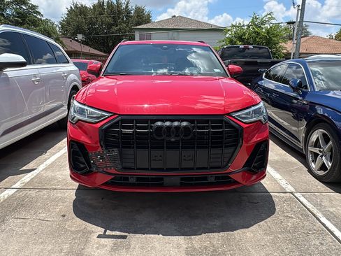 Used 2022 Audi Q3 2.0T Premium Plus w/ Premium Plus Package AWD/4WD image 2