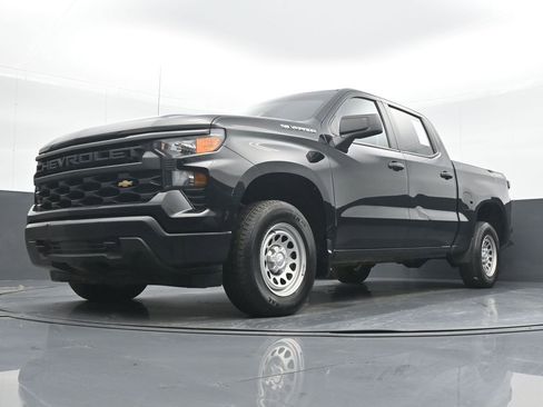 Used 2022 Chevrolet Silverado 1500 W/T w/ WT Convenience Package AWD/4WD image 16