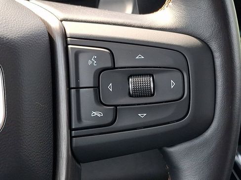 Used 2022 GMC Sierra 1500 AT4 w/ Technology Package AWD/4WD image 24