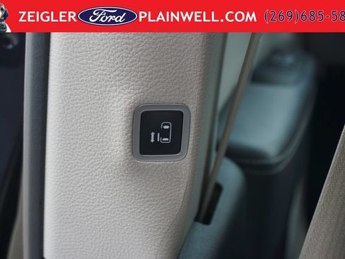 Used 2024 Chrysler Voyager LX FWD image 18