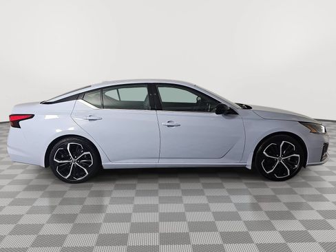 Certified 2023 Nissan Altima 2.5 SR FWD image 9