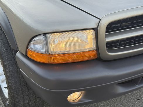 Used 2003 Dodge Durango Sport image 38