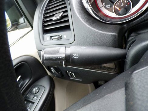 Used 2012 RAM C/V image 13