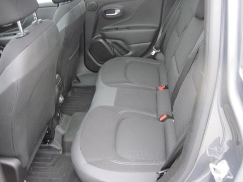 Used 2022 Jeep Renegade Altitude w/ Sun/Sound Group image 7