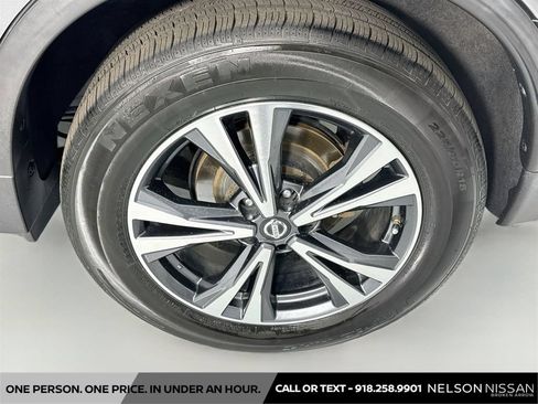 Used 2018 Nissan Rogue SL FWD image 32
