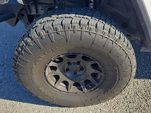 Used 2018 Jeep Wrangler Unlimited Rubicon AWD/4WD image 12