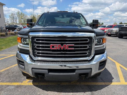 Used 2017 GMC Sierra 2500 4x4 Double Cab w/ Sierra Convenience Package image 3