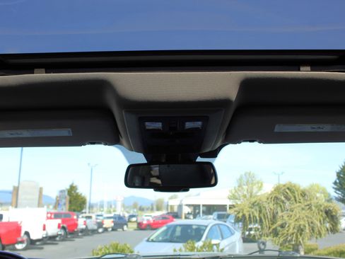 Used 2015 RAM 1500 Sport w/ Ceramic Blue Sport Package image 24