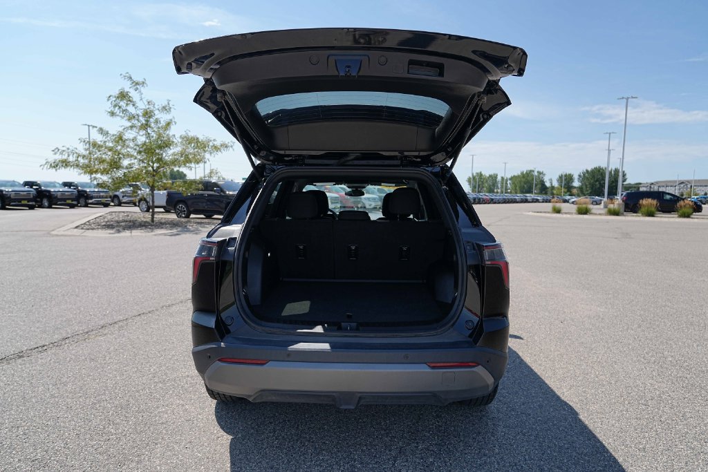 Used 2026 Chevrolet Equinox LT AWD/4WD image 15