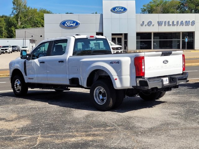 New 2027 Ford F350 XL w/ XL Chrome Package AWD/4WD image 3