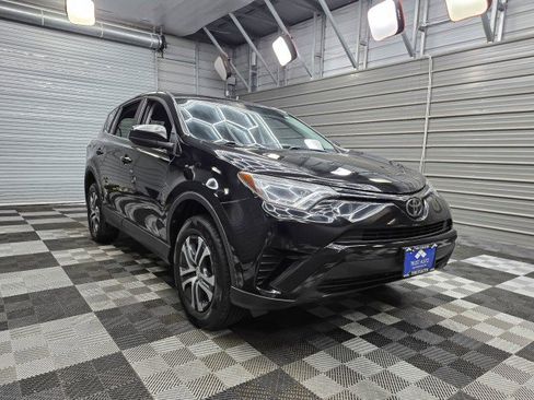 Used 2018 Toyota RAV4 LE w/ All Weather Liner Package AWD/4WD image 4