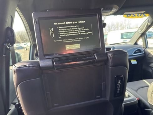 New 2026 Chrysler Pacifica Select image 24