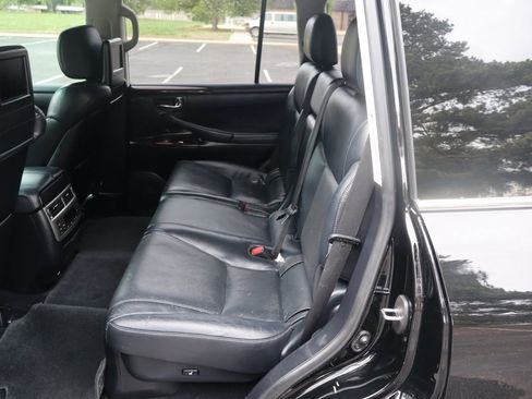 Used 2014 Lexus LX 570 4WD image 21