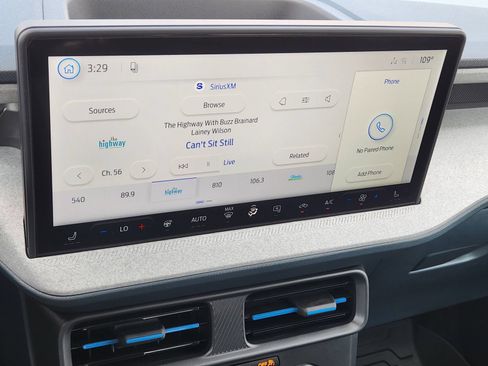 New 2026 Ford Maverick XLT w/ XLT Luxury Package FWD image 17