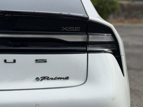 Used 2024 Toyota Prius Prime XSE Premium image 10