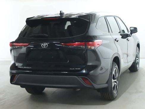 Used 2023 Toyota Highlander XLE image 49