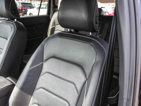 Used 2022 Volkswagen Tiguan SEL R-Line image 25