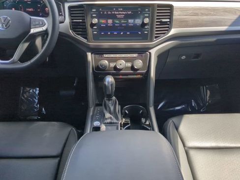 Used 2023 Volkswagen Atlas Cross Sport SE w/ Black Wheel Package image 15