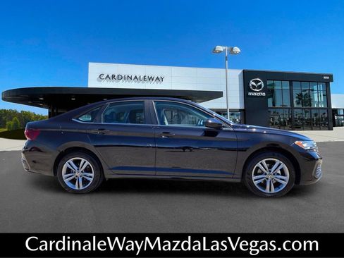Used 2024 Volkswagen Jetta SE FWD image 7