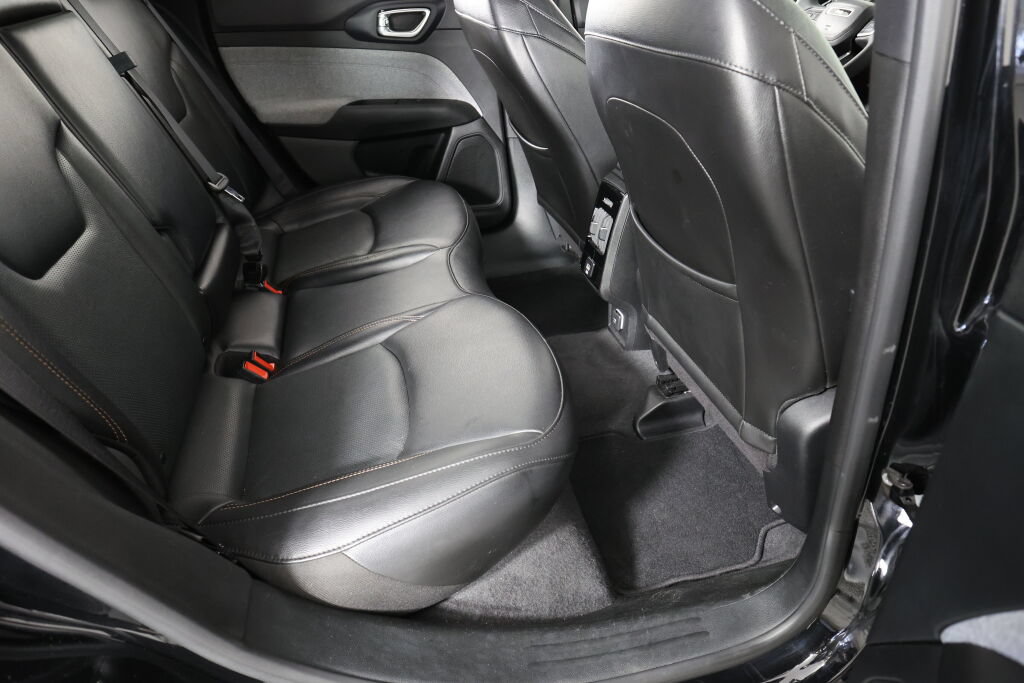 Used 2023 Jeep Compass Latitude AWD/4WD image 22