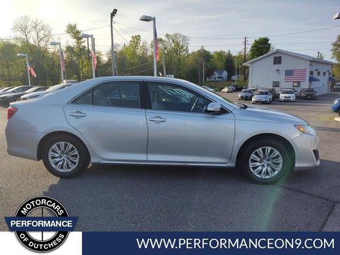 Used 2014 Toyota Camry LE image 2