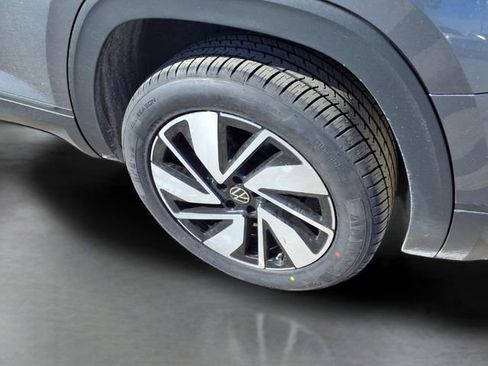 Used 2024 Volkswagen Atlas SE image 19