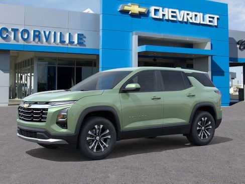 New 2026 Chevrolet Equinox LT image 2